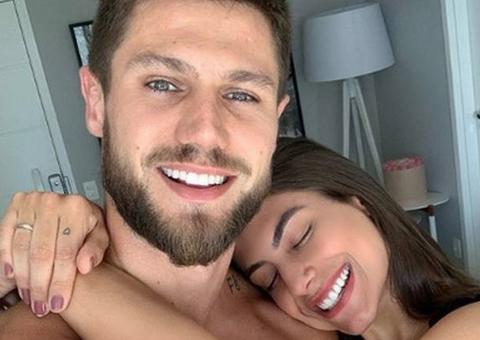 Noivo de Mari do BBB 20, Jonas Szulbach 'esculacha' mulher que o mandou nudes: ‘ridículo’