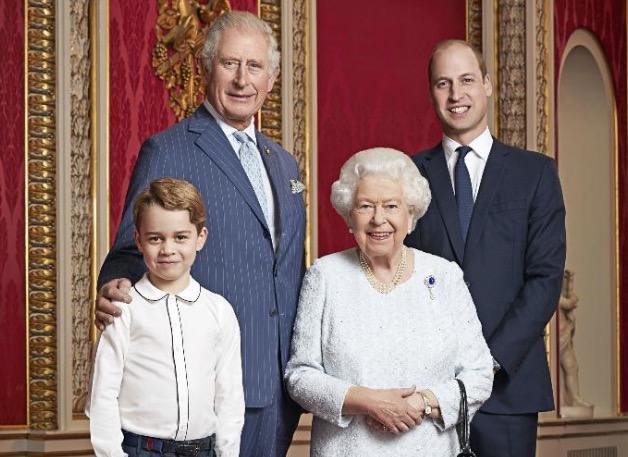 Rainha promove príncipe William; entenda