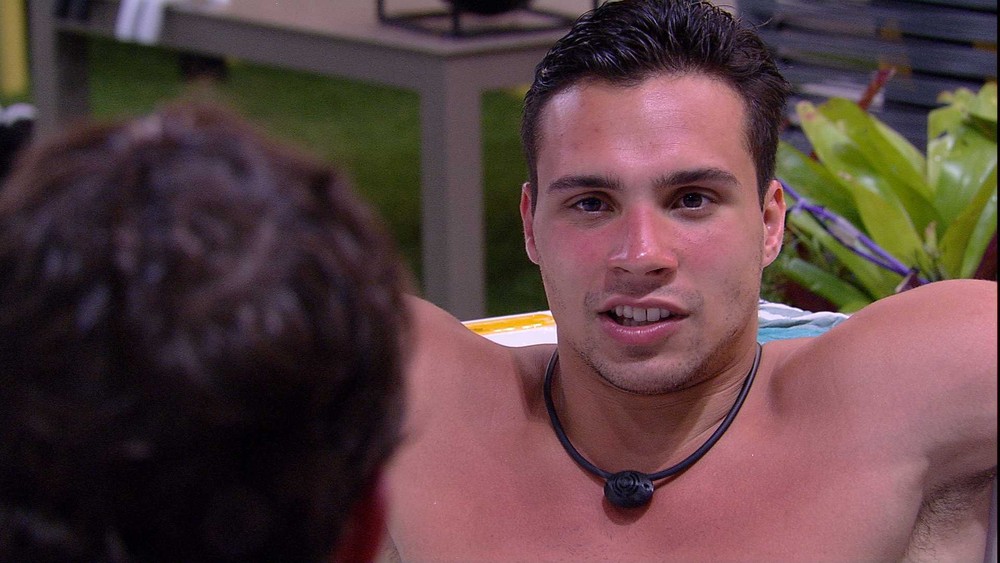 BBB20: Brother comenta sobre a beleza das sisters: 'Não veio nenhuma novinha gatinha'