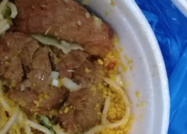 Mulher tenta entrar em cadeia no Amazonas com droga dentro de bife e é presa