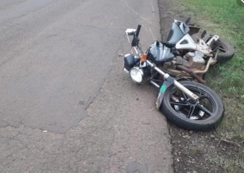 Dupla leva tiro e despenca de motocicleta após tentar fazer arrastão em Manaus