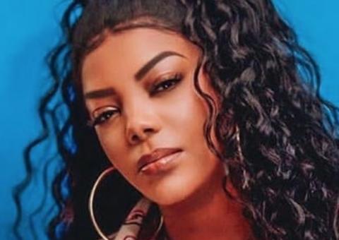 Ludmilla dá 'linguada' em esposa Brunna Gonçalves em foto: 'sem tabu'