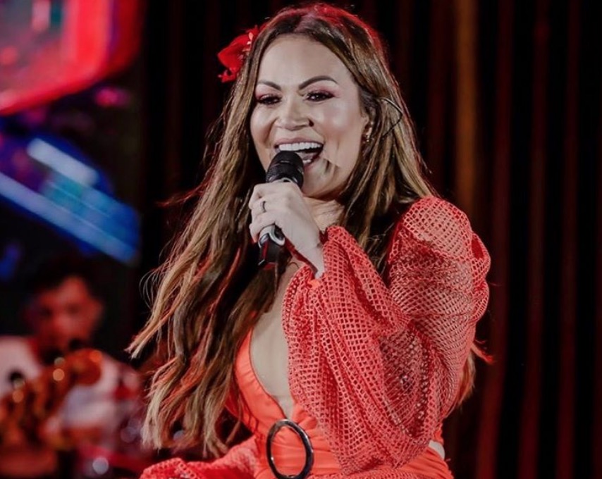 Por R$ 170 mil, Solange Almeida é contratada por prefeitura para show no Amazonas 