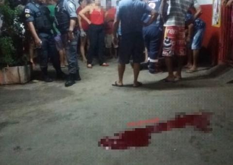 Adolescente de 15 anos é morta durante tiroteio em bar de Manaus; PM fica ferido