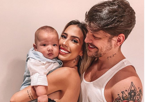 Durante viagem, Saulo Poncio ironiza: 'De férias com a minha ex'