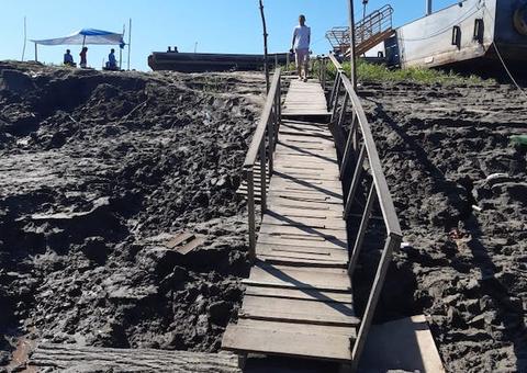 Porto sem conservação oferece perigo a usuário do interior do Amazonas