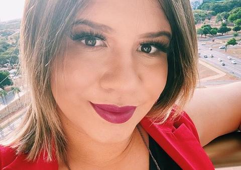 Ousada! Marília Mendonça tatua nome do filho nos dedos