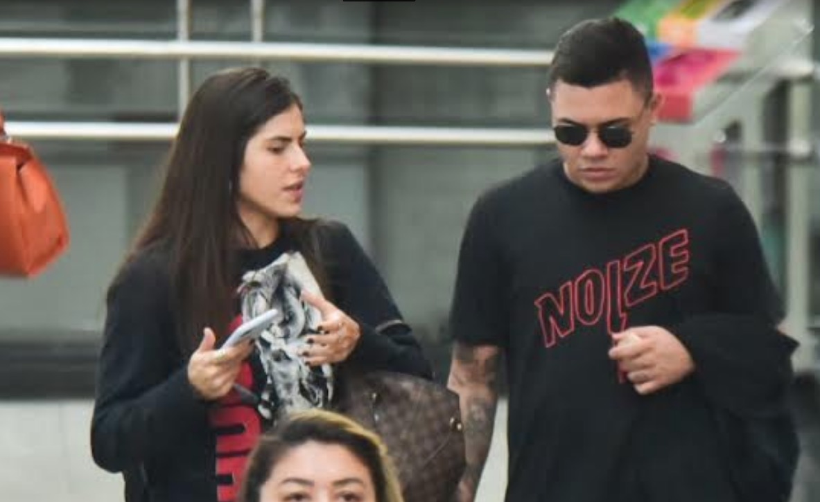 Após mal-estar com Munik, Felipe Araújo é clicado com nova namorada