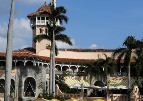 Carro fura segurança de residência de Trump na Flórida e duas pessoas são presas