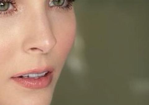 Ruiva, Larissa Manoela dá 'surra' de beleza e encanta seguidores