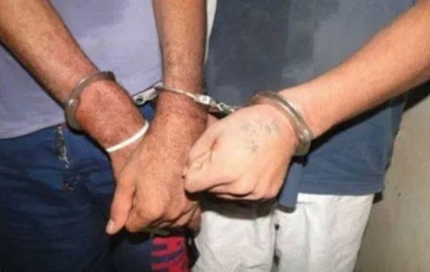 Em Manaus, dupla é presa após usar arma falsa para roubar carro