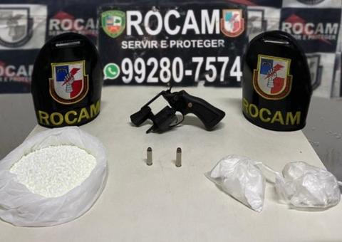 Adolescente é preso com arma e drogas em área vermelha de Manaus