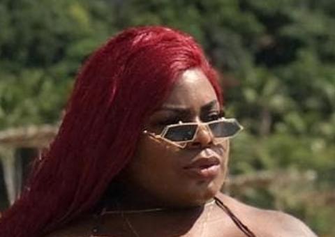 Micro-biquíni de Jojo Todynho desaparece em meio a bumbum e seios gigantescos