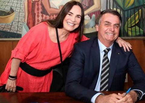 Regina Duarte recua e retira colagem após ser criticada por artistas por associá-los a Bolsonaro