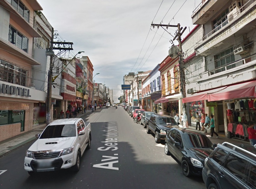 Incêndio em loja do Centro deixa funcionários desesperados em Manaus