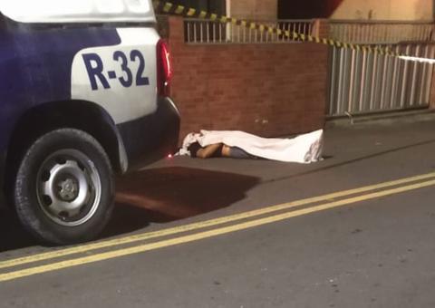 Após colisão, homem despenca de motocicleta e morre ao bater com a cabeça em Manaus