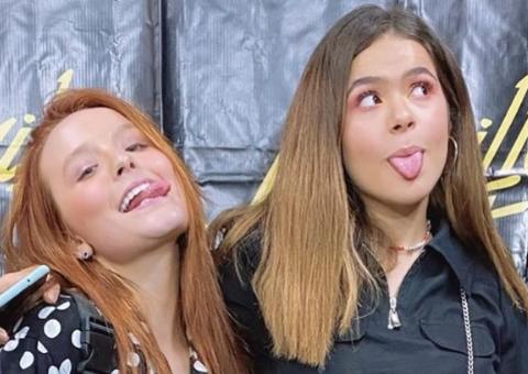 Larissa Manoela e Maisa rebolam ao som de funk em show de Ludmilla