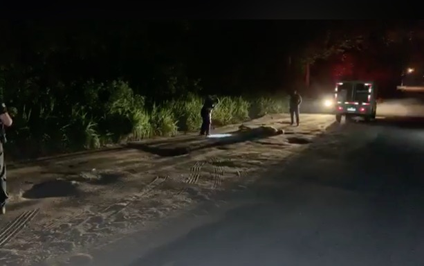 Homem é levado para a morte em rua deserta de Manaus