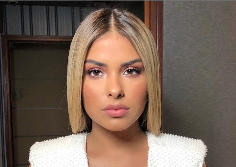 Munik Nunes escolhe look ousado para festa de Neymar