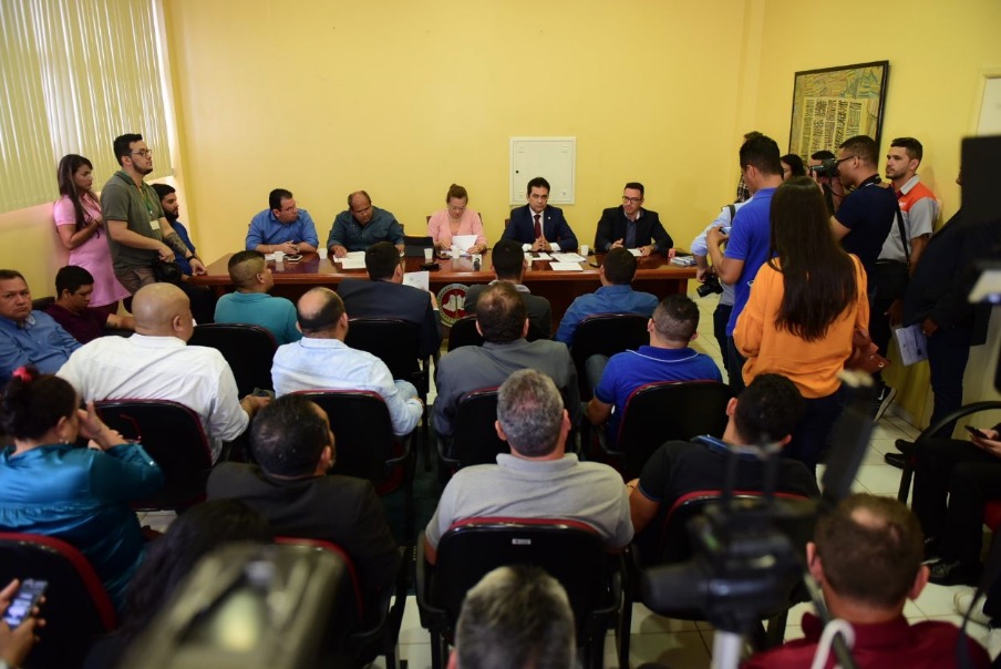 Deputado ingressa com ação na Justiça contra distribuidoras de combustíveis no Amazonas