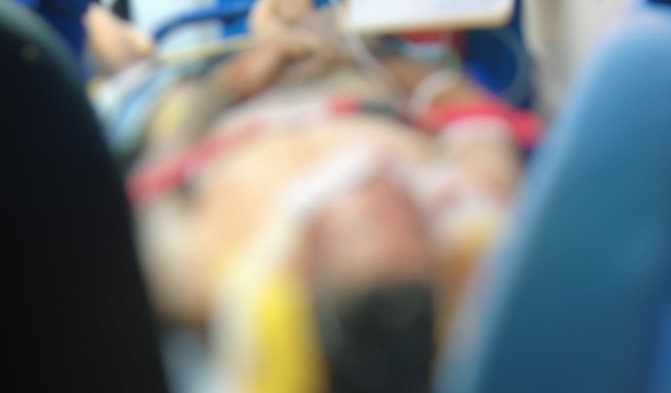 Suspeito de assalto cai em barranco e é espancado por população em Manaus