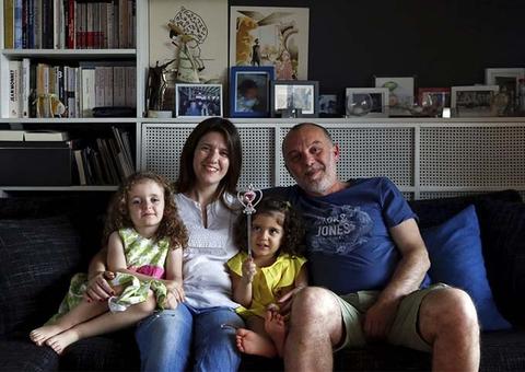 Para combater queda na natalidade, Grécia oferece bônus para mulheres terem filhos