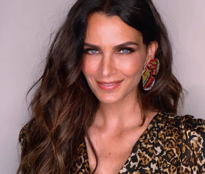 Aos 38, apresentadora Fernanda Motta revela luta contra câncer