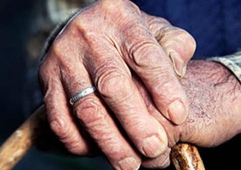 Neto que agrediu avô de 86 anos a pauladas é preso no Amazonas