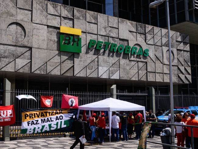 Greve dos petroleiros entra no 5º dia em Manaus