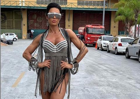 Vídeo: Look de Gracyanne não dá conta de bumbum gigantesco em ensaio de carnaval