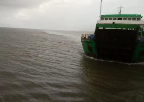 VÍDEO! No Maranhão, passageiro registra colisão entre balsas