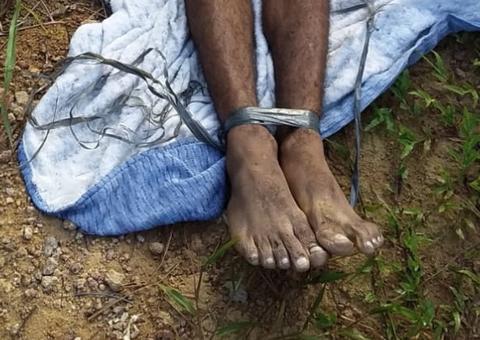 Homem achado morto em invasão de Manaus foi assassinado a facadas