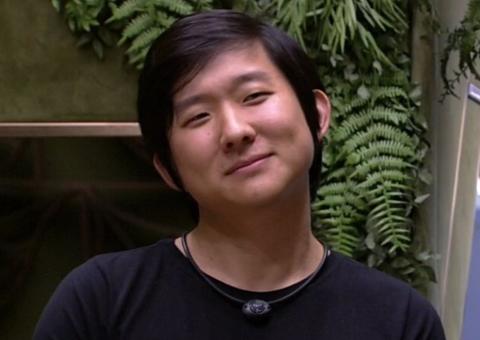 Pyong Lee diz que usa mesma camiseta por uma semana e não passa desodorante