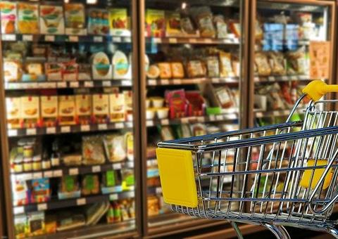 Custo da cesta básica sobre em 11 capitais, diz Dieese