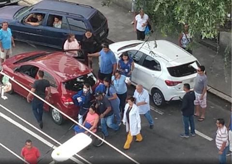 Mulher dá à luz dentro de carro em frente a hospital de Manaus 