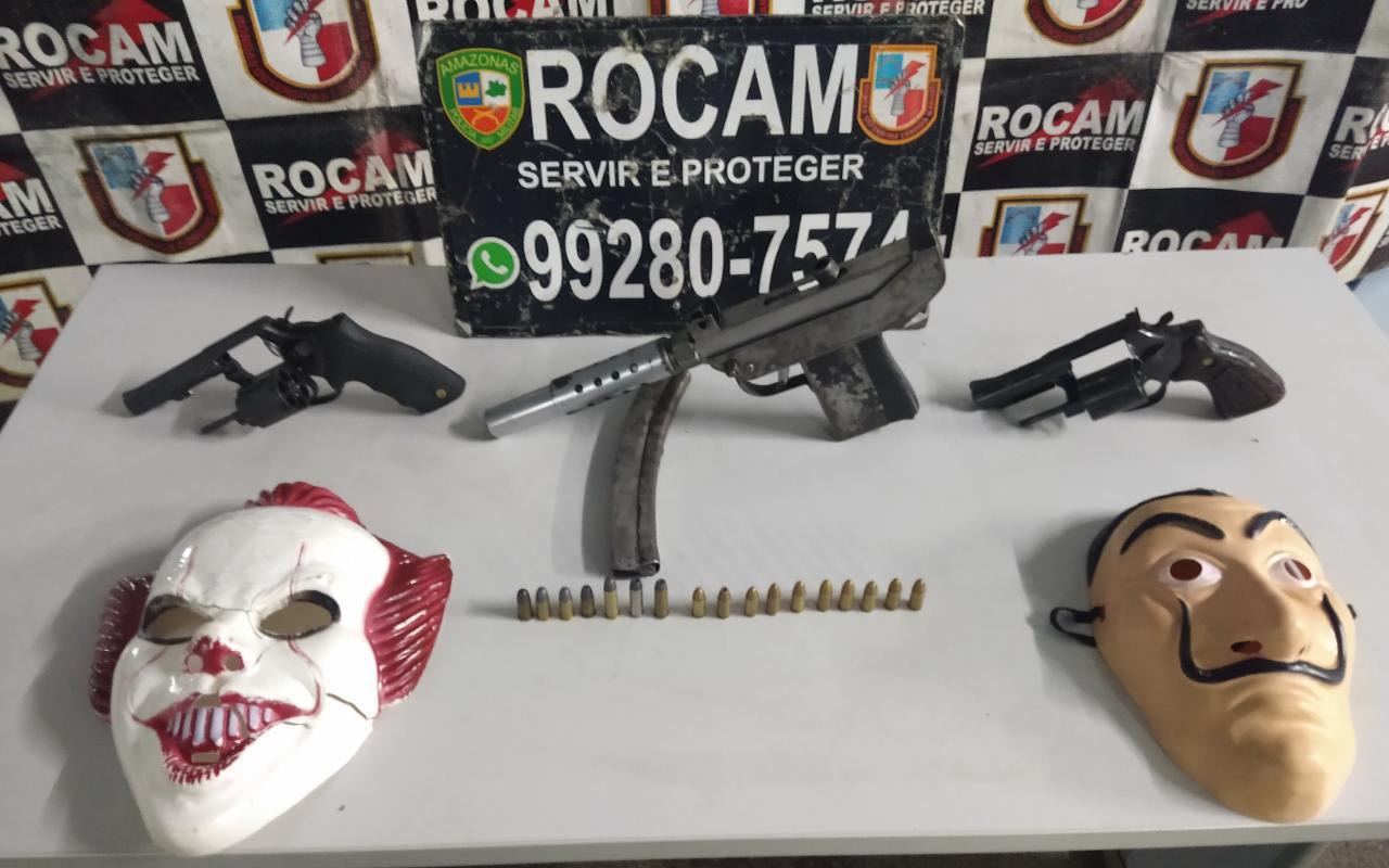 Dupla é presa e adolescente apreendido com submetralhadora e máscaras em Manaus 