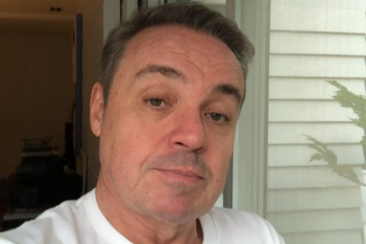 Assessoria de Gugu quebra o silêncio sobre suposto namorado do apresentador  