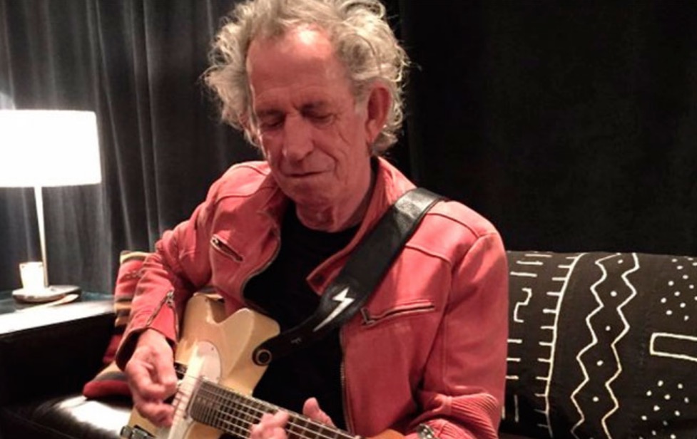 Keith Richards anuncia que parou de fumar