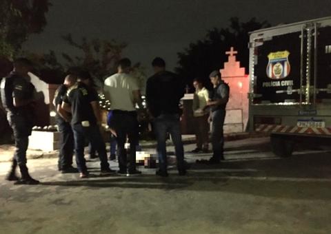 Homem é amarrado, amordaçado e assassinado em cemitério de Manaus 
