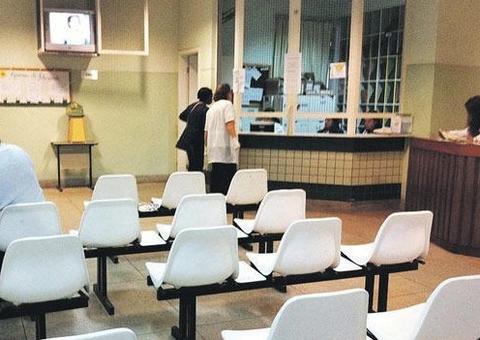 Mulher mente que está com coronavírus para ser atendida mais rápido em hospital