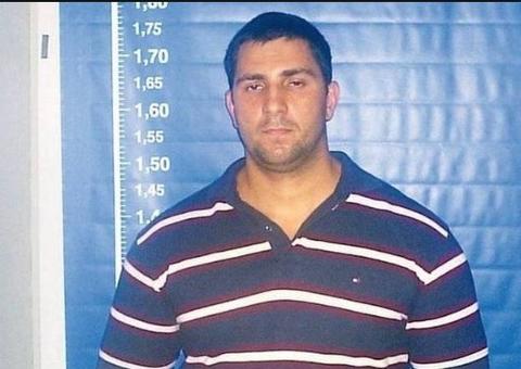 Miliciano ligado a Flávio Bolsonaro foi preso três vezes antes de ser morto