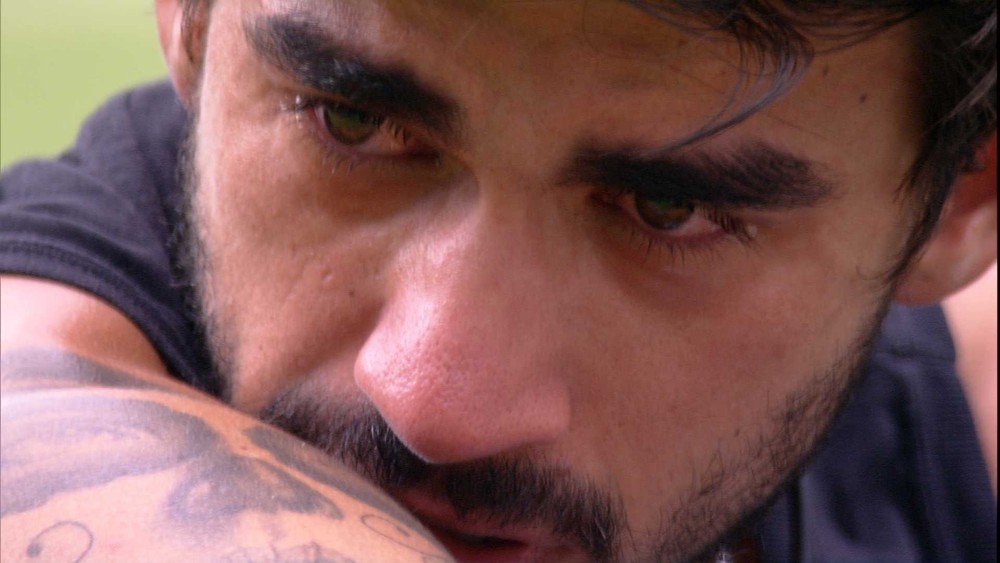 BBB20: Bianca Andrade decide se afastar de Guilherme e brother cai no choro