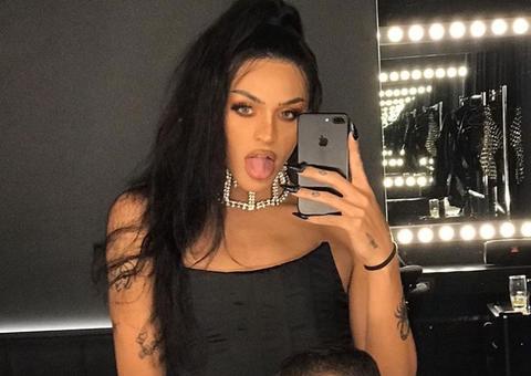 Pabllo Vittar fala sobre vida amorosa após postar foto com compositor: ‘Sou quenga’