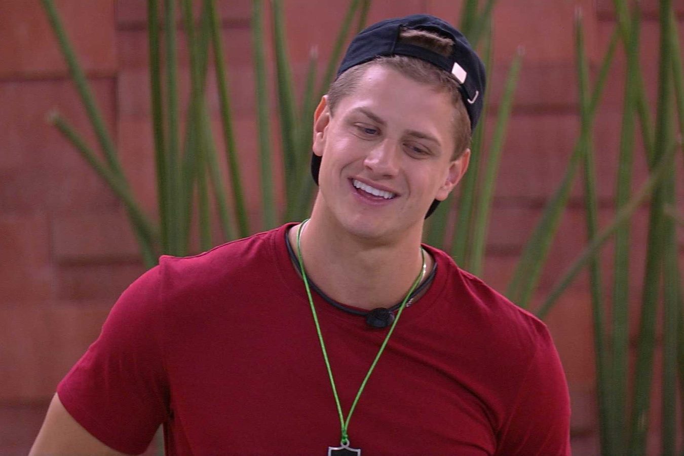 Lucas do BBB20 recebe convite para filme pornô e revela valor do cachê 