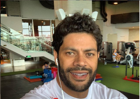 Após enxurrada de críticas, namorada de Hulk deleta conta das redes sociais