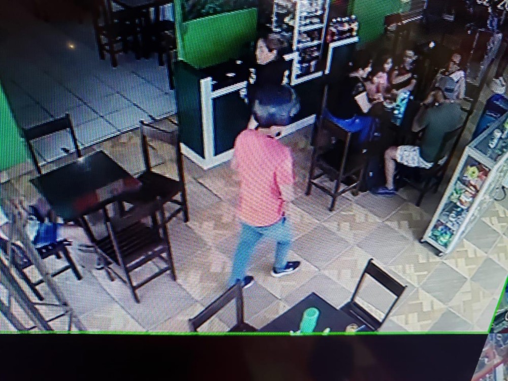 Policial é morto com tiros na cabeça dentro de lanchonete no Amazonas 