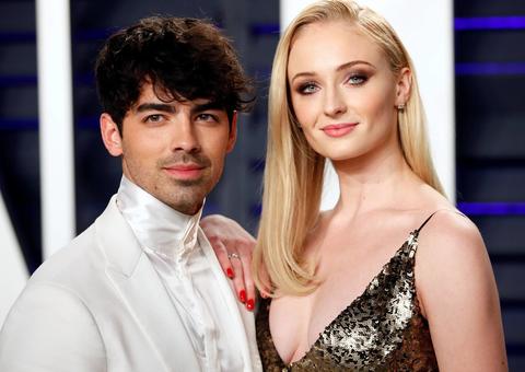 Sophie Turner está grávida de seu primeiro filho com Joe Jonas