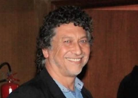 Jornalista brasileiro é assassinado a tiros enquanto jantava com a família no Paraguai