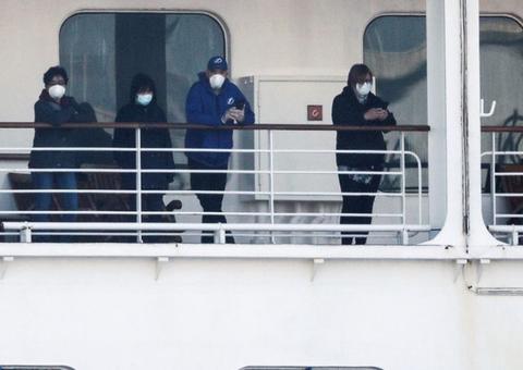 Sobem para 44 novos casos de coronavírus a bordo de cruzeiro no Japão