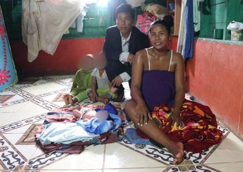 Noiva indígena dá à luz e casamento é feito em casa no Amazonas 